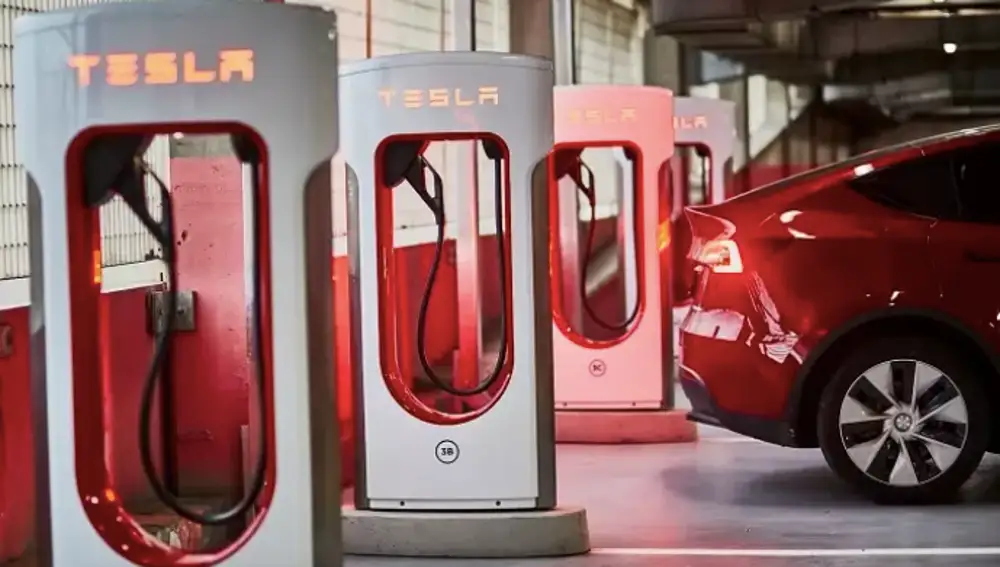 Tesla abre dos nuevas estaciones de recarga 