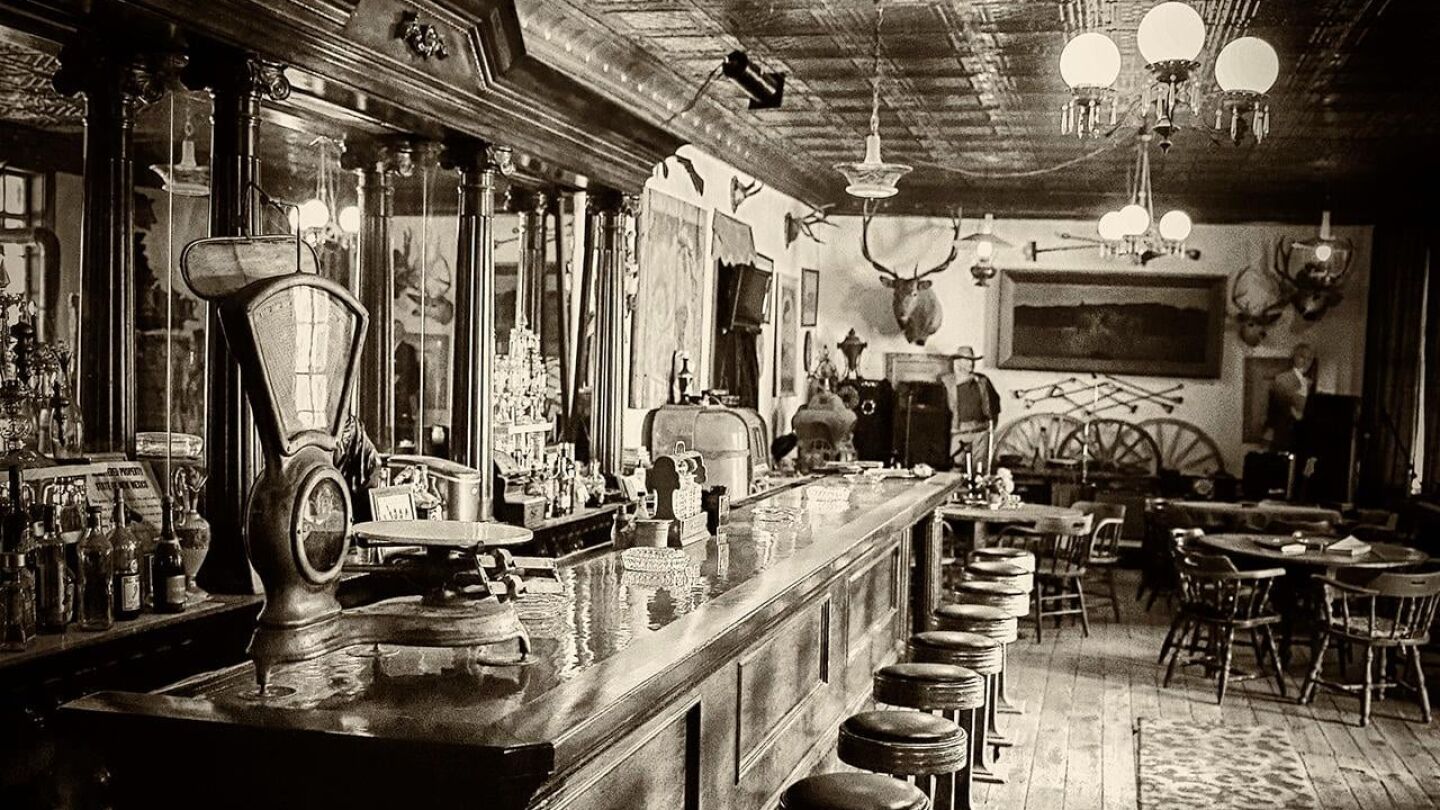 Saloon at the L.C. Ranch, Ley Seca El último trago - Daniel Okrent