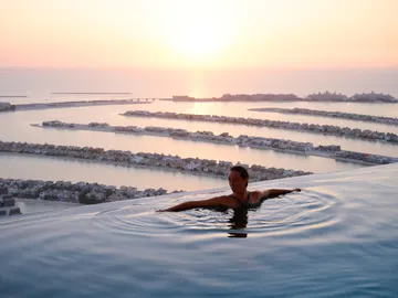 La piscina infinita más alta del mundo está en Dubai La piscina infinita más alta del mundo está en Dubai