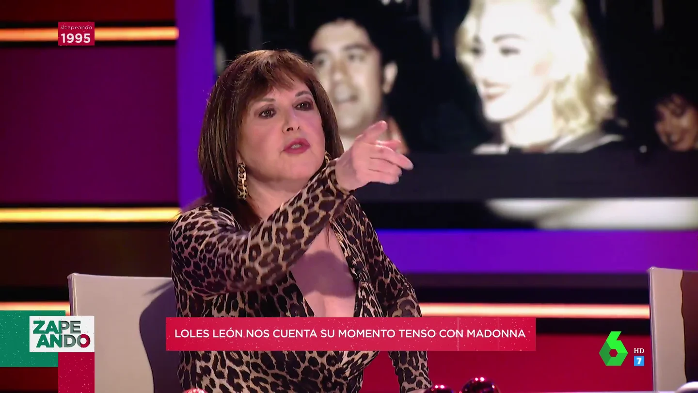 Loles León detalla su "movida" con Madonna en su primer encuentro: "Le dije 'no cariño, look at me o te corto el cuello'" Loles León detalla su "movida" con Madonna en su primer encuentro: "Le dije 'no cariño, look at me o te corto el cuello'"