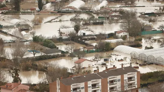 Vista aérea de las huertas tras las inundaciones ocasionadas por el desbordamiento río Arga a su paso por Huarte en Navarra Vista aérea de las huertas tras las inundaciones ocasionadas por el desbordamiento río Arga a su paso por Huarte en Navarra