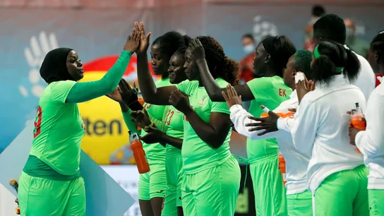 Jugadoras de la selección femenina de balonmano de Camerún Jugadoras de la selección femenina de balonmano de Camerún