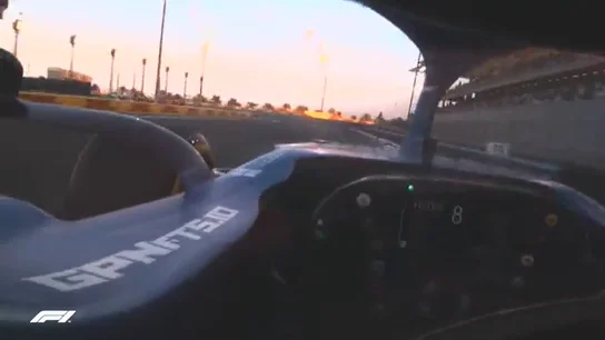 Yas Marina visto desde los ojos de Fernando Alonso Yas Marina visto desde los ojos de Fernando Alonso