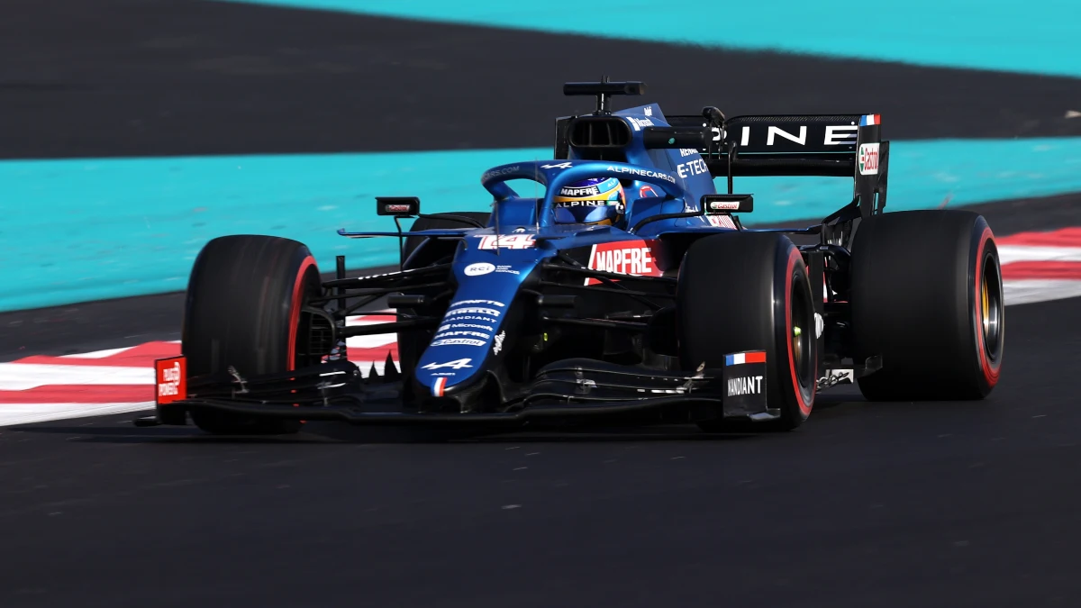 Fernando Alonso, con el Alpine en Yas Marina