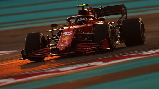 Carlos Sainz, con el Ferrari en Abu Dabi Carlos Sainz, con el Ferrari en Abu Dabi