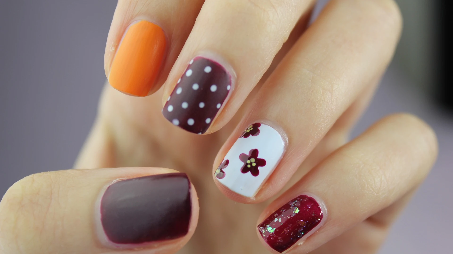 Cómo quitar el esmalte permanente de uñas en casa