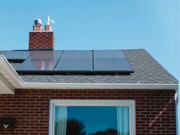 Cómo calcular cuántas placas solares necesita tu hogar para generar tu propia energía