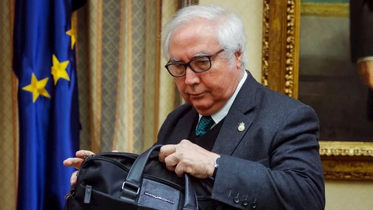 laSexta Noticias 14:00 (17-12-21) El ministro de Universidades, Manuel Castells, abandona el Gobierno de coalición: le sustituirá Joan Subirats laSexta Noticias 14:00 (17-12-21) El ministro de Universidades, Manuel Castells, abandona el Gobierno de coalición: le sustituirá Joan Subirats