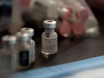Fotografía de archivo de la vacuna Pfizer-BioNTech contra el COVID-19.