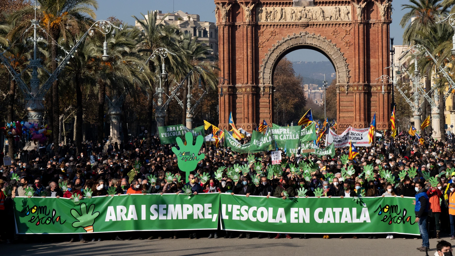 Manifestación convocada por la plataforma Som escola contra el 25% de español en las escuelas catalanas