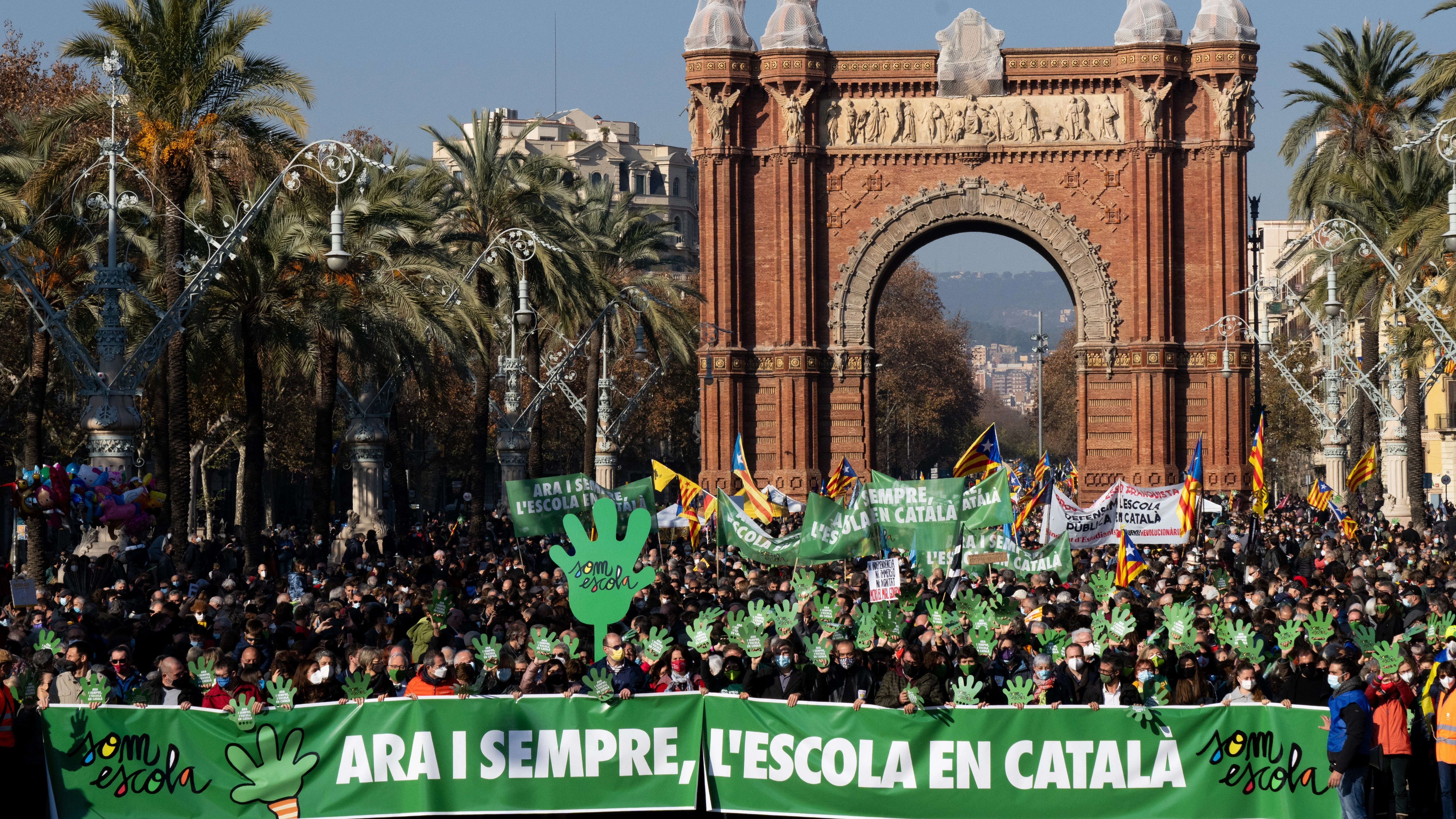 Manifestación convocada por la plataforma Som escola contra el 25% de español en las escuelas catalanas