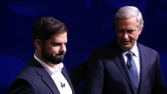 Gabriel Boric y José Antonio Kast, durante un debate Gabriel Boric y José Antonio Kast, durante un debate