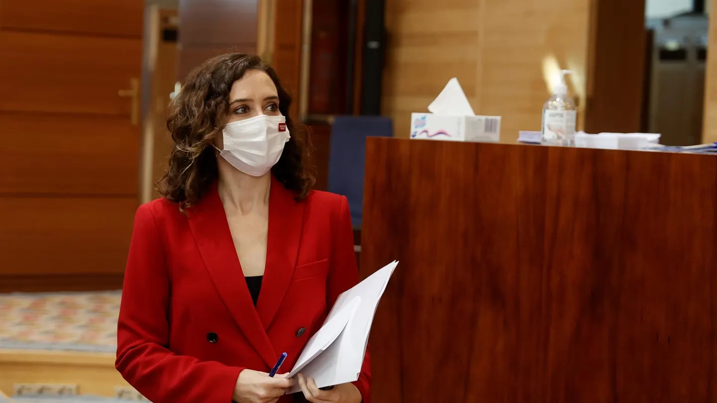 La presidenta de la Comunidad de Madrid, Isabel Díaz Ayuso, a su llegada al pleno de la Asamblea de Madrid La presidenta de la Comunidad de Madrid, Isabel Díaz Ayuso, a su llegada al pleno de la Asamblea de Madrid