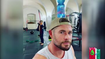 El impactante vídeo del hijo de Chris Hemsworth practicando el tiro con arco sobre la cabeza de su padre