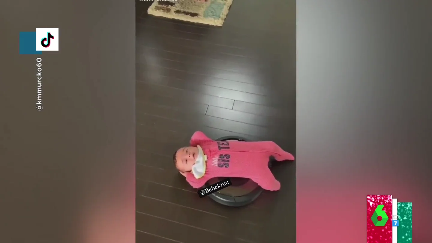 El divertido vídeo de un bebé disfrutando de un paseo encima de la 'roomba' El divertido vídeo de un bebé disfrutando de un paseo encima de la 'roomba'