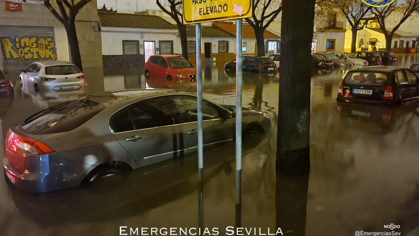 Inundaciones en las calles de Sevilla Inundaciones en las calles de Sevilla