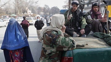 Dos mujeres en las calles de Afganistán.