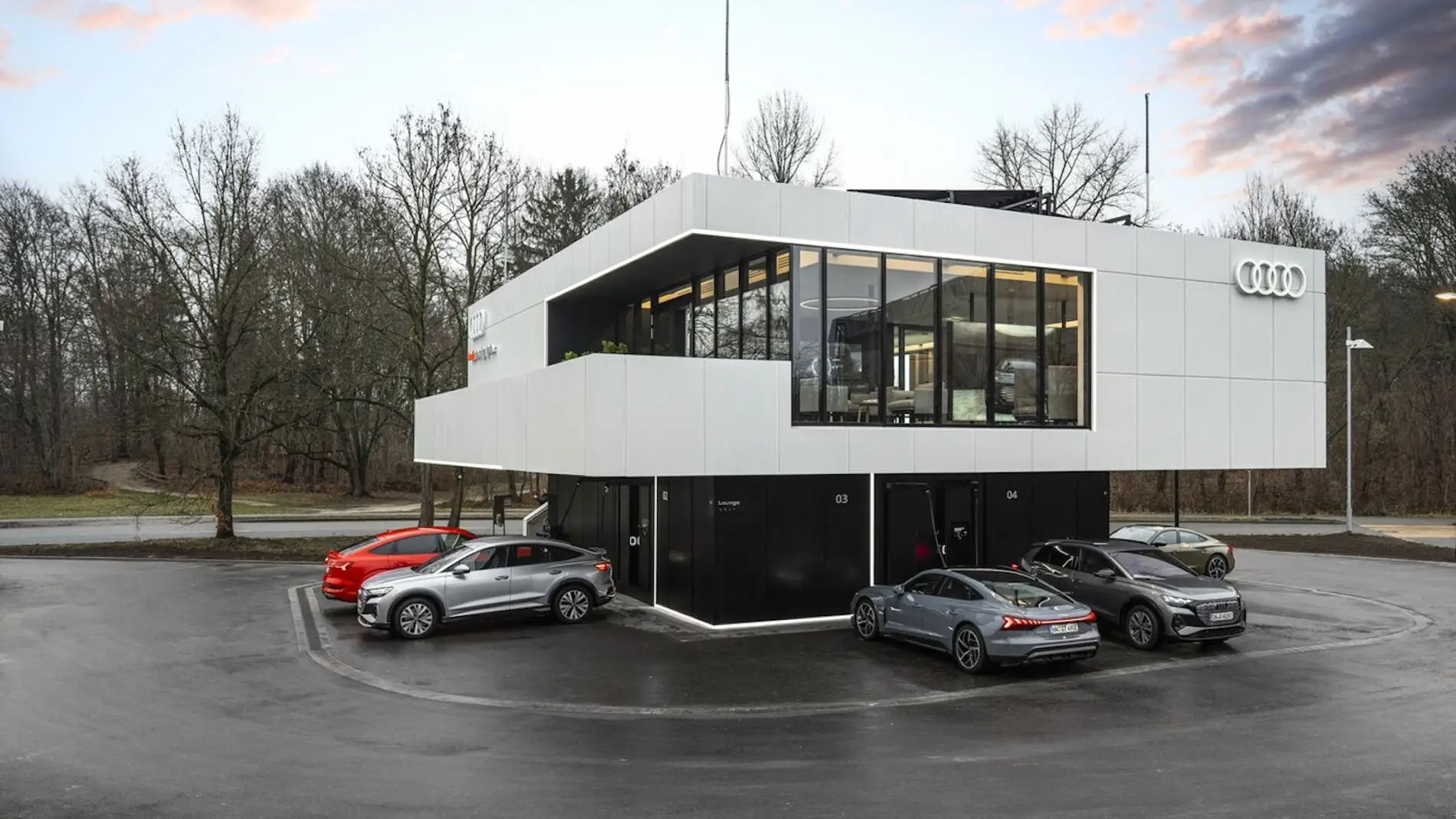 Así es el centro de carga de Audi con salón de primera incluido
