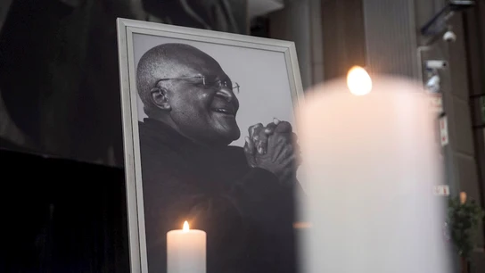 Muere Desmond Tutu, premio Nobel de la Paz y figura clave en la lucha contra el Apartheid Muere Desmond Tutu, premio Nobel de la Paz y figura clave en la lucha contra el Apartheid