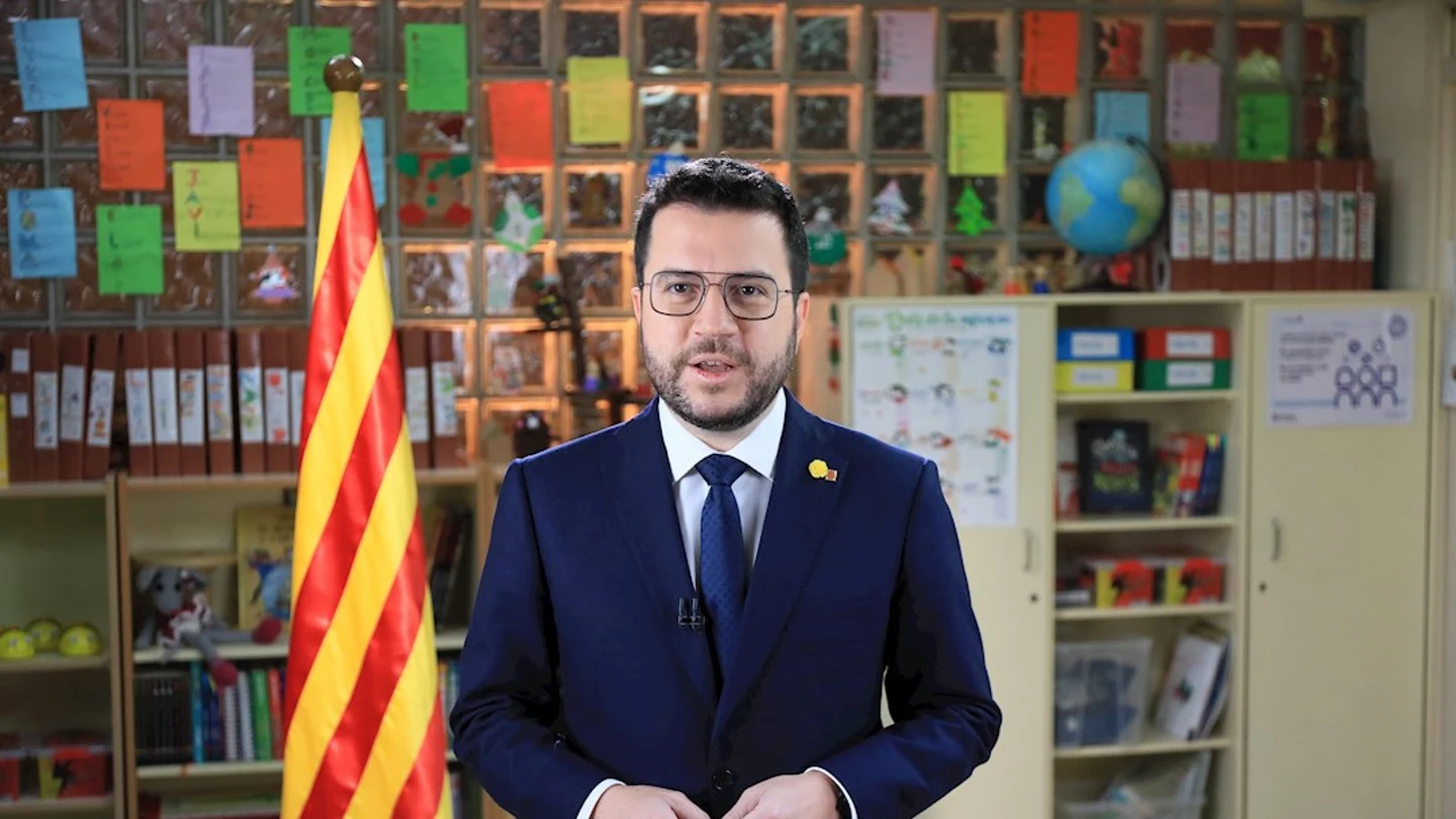 Aragonès advierte de que buscará "alternativas" si la mesa de diálogo encalla Aragonès advierte de que buscará "alternativas" si la mesa de diálogo encalla