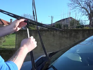 Limpieza de las escobillas del parabrisas Limpieza de las escobillas del parabrisas