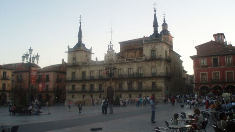 León