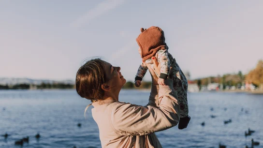 Ayudas para madres menores de 30 años de la Comunidad de Madrid: requisitos, plazos, y cómo solicitarlas Hasta 14.500 euros por hijo