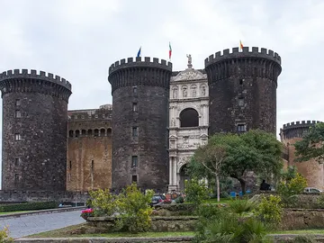 Arco de triunfo del Castel Nuovo de Nápoles: esta es su sorprendente historia Arco de triunfo del Castel Nuovo de Nápoles: esta es su sorprendente historia