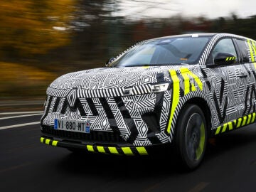 Renault Austral, el nuevo SUV ‘made in Spain’ sigue desvelando sus armas: sus motores serán exclusivamente híbridos