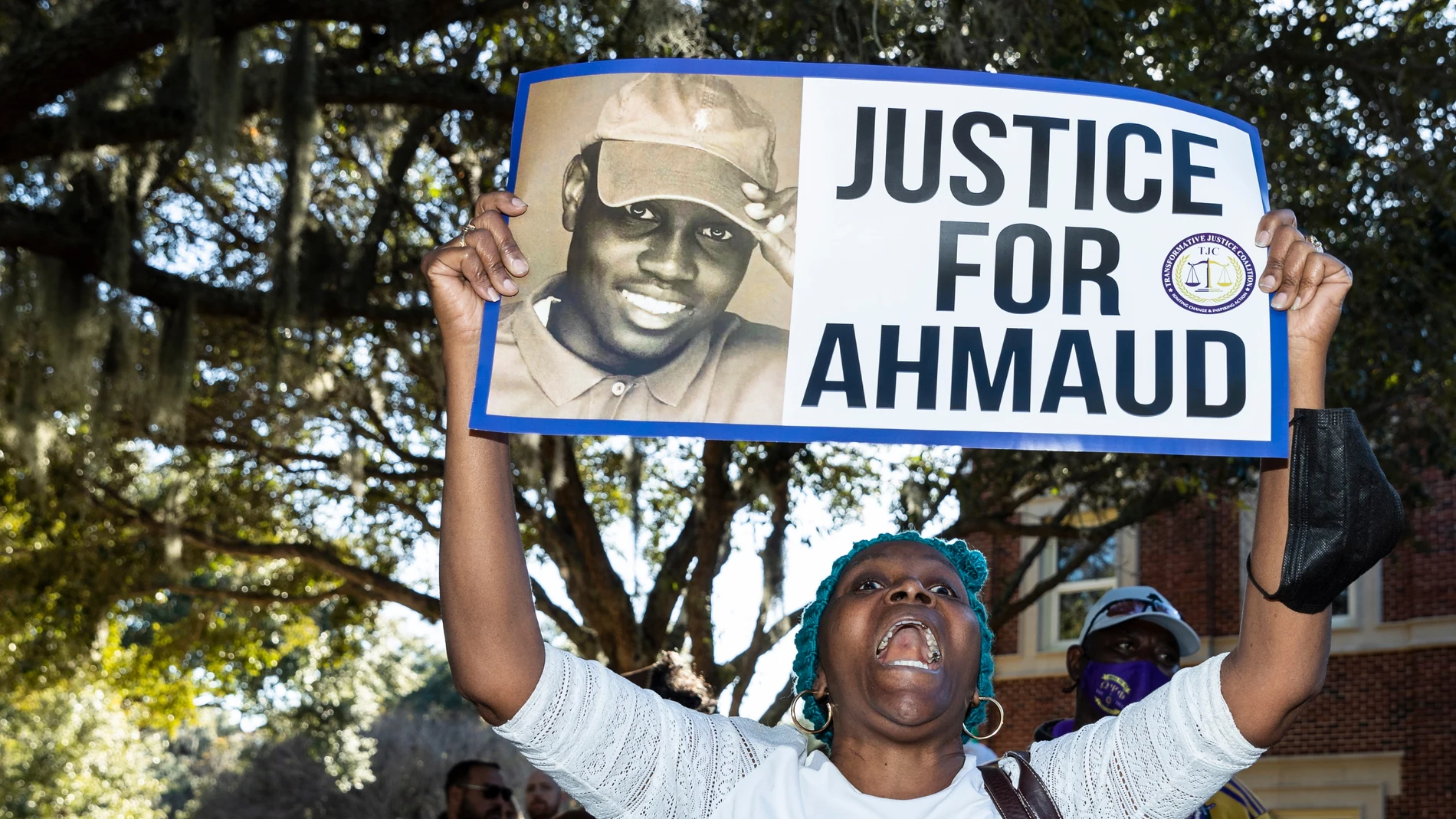 Vista de una manifestación pidiendo justicia por el asesinato del afroamericano Ahmaud Arbery, en una fotografía de archivo. 