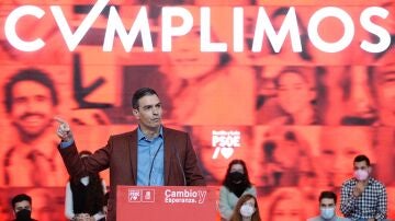 Pedro Sánchez en el acto de presentación de Luis Tudanca 