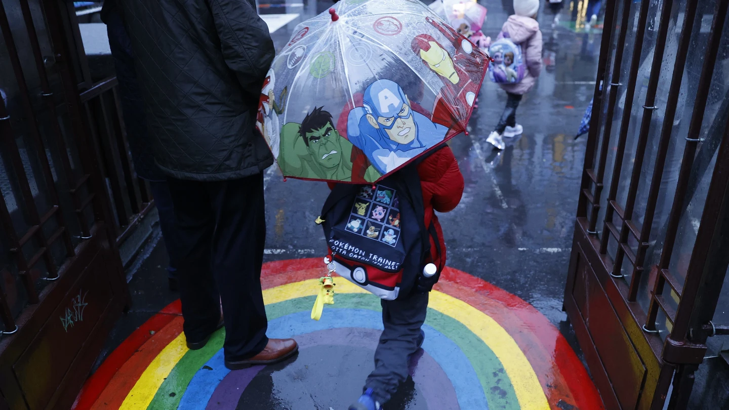 ¿Puede ir mi hijo al colegio con síntomas de COVID-19 aunque no tenga un diagnóstico? ¿Puede ir mi hijo al colegio con síntomas de COVID-19 aunque no tenga un diagnóstico?
