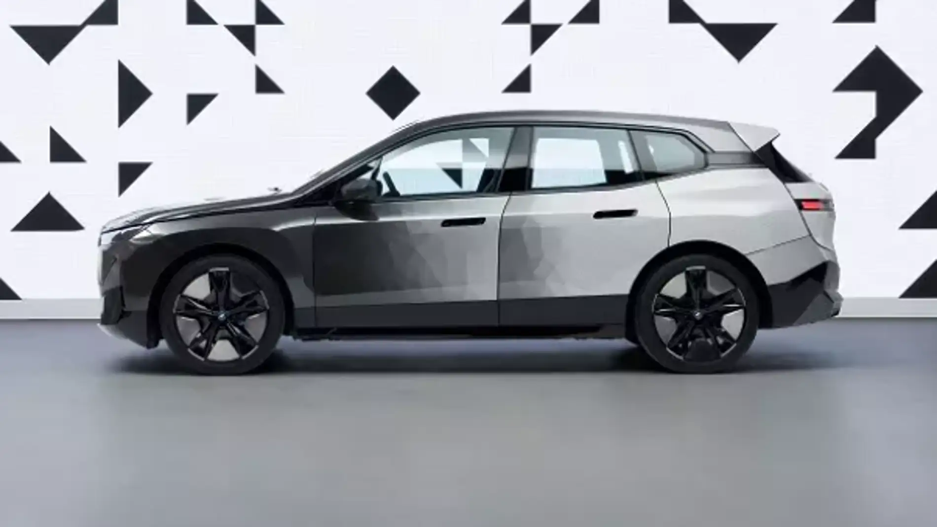 BMW presenta la tecnología E Ink que cambia de color la carrocería 