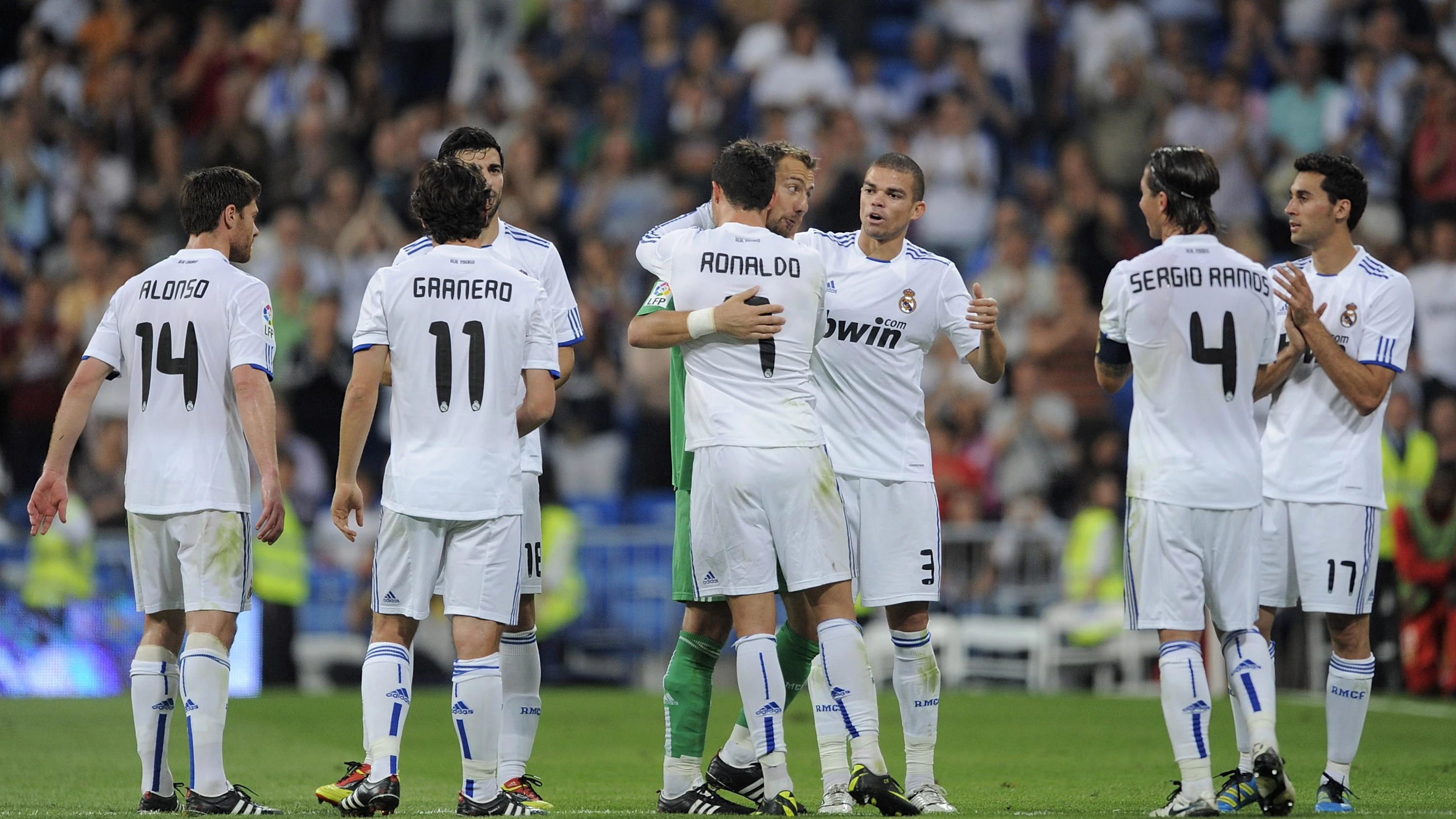 Despedida de Dudek en el estadio Santiago Bernabéu 