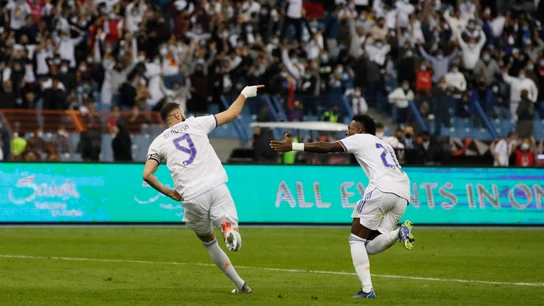 Benzema y Vinicius celebran un gol ante el Barça en la Supercopa Benzema y Vinicius celebran un gol ante el Barça en la Supercopa
