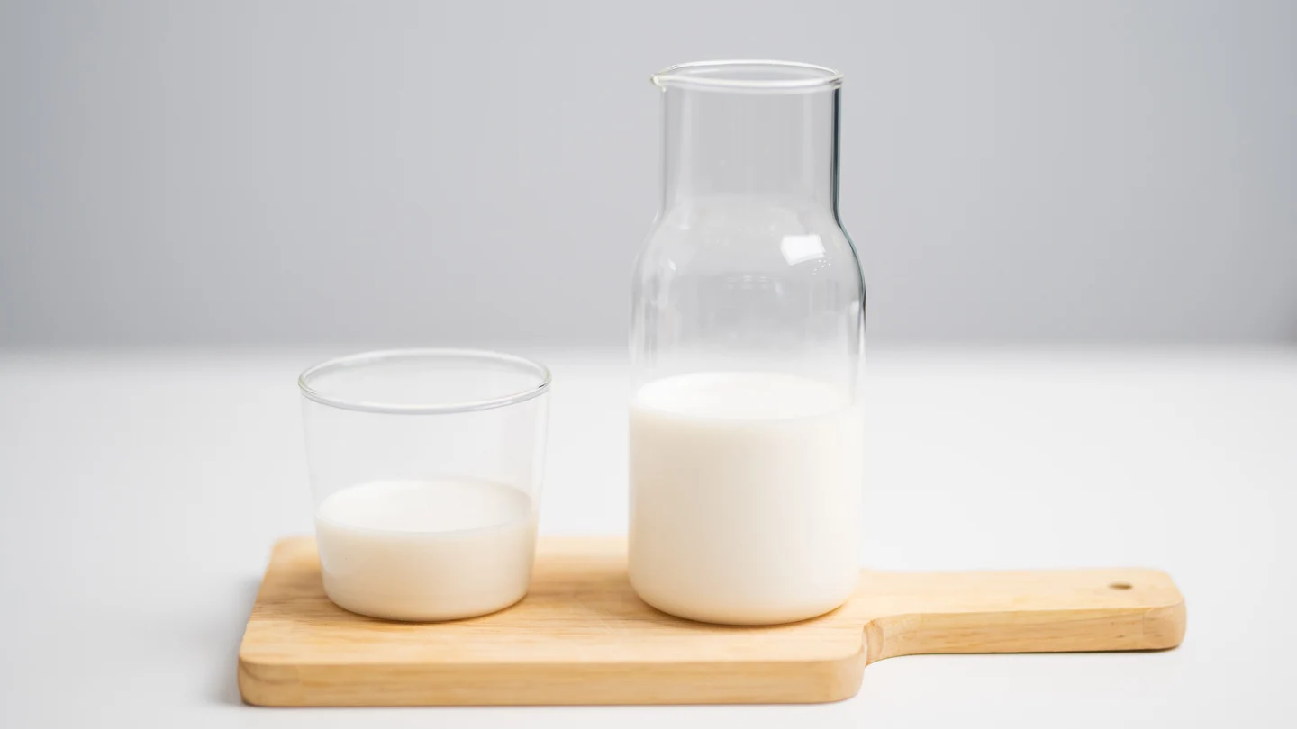 ¿Qué cantidad de calcio necesito tomar al día? Estos los alimentos que más tienen ¿Qué cantidad de calcio necesito tomar al día? Estos los alimentos que más tienen