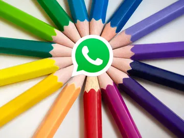 WhatsApp y unos lápices de colores WhatsApp y unos lápices de colores