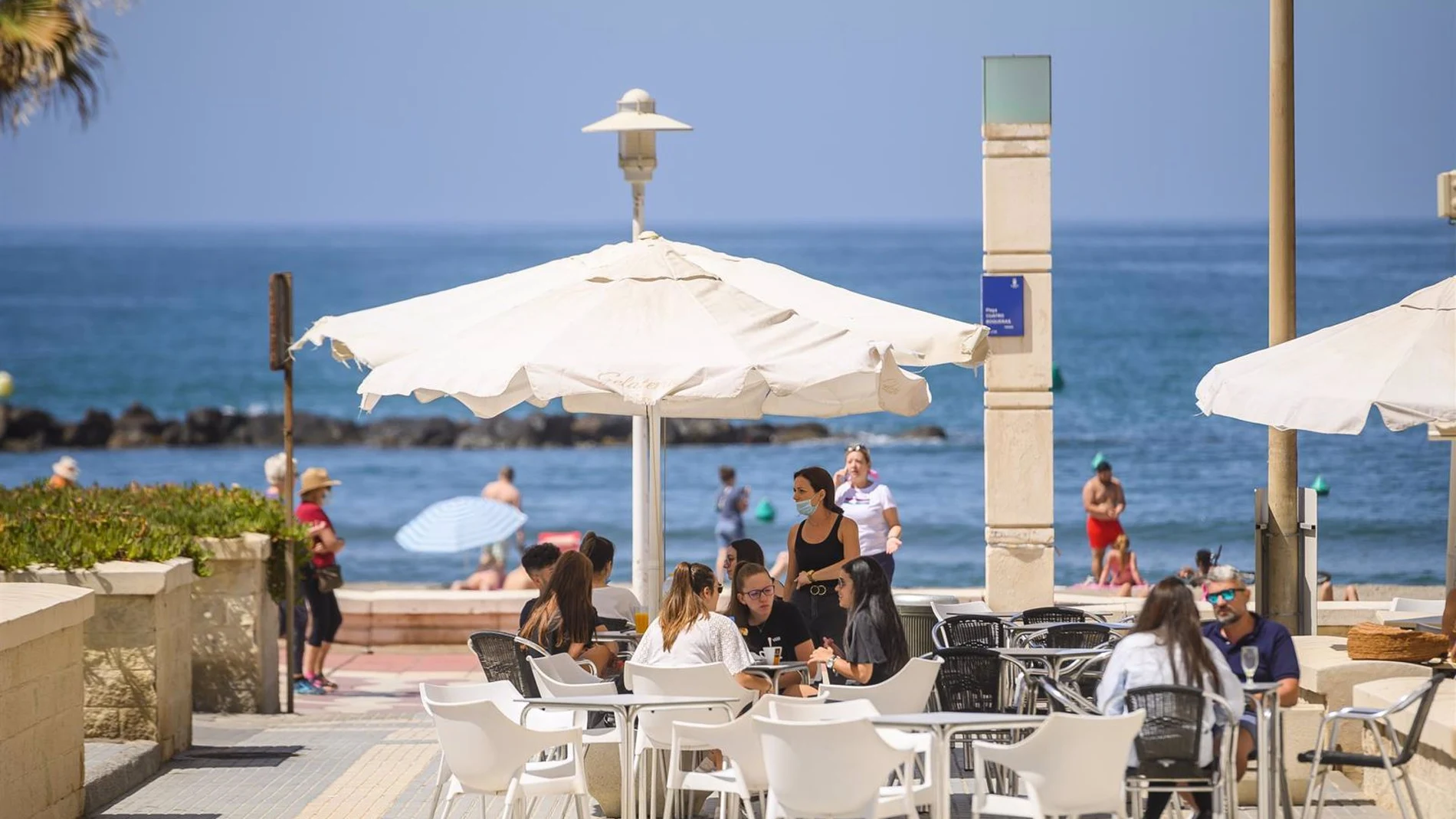 Imagen de la terraza de un restaurante en Almería