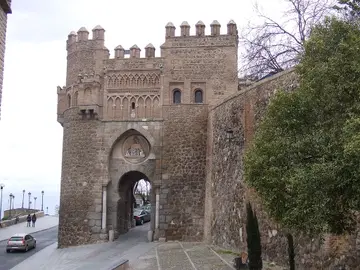 Puerta del Sol de Toledo: historia, leyenda y el motivo de su nombre Puerta del Sol de Toledo: historia, leyenda y el motivo de su nombre