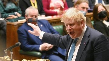 Boris Johnson se reafirma en su intención de no dimitir por el escándalo de las fiestas en Downing Street