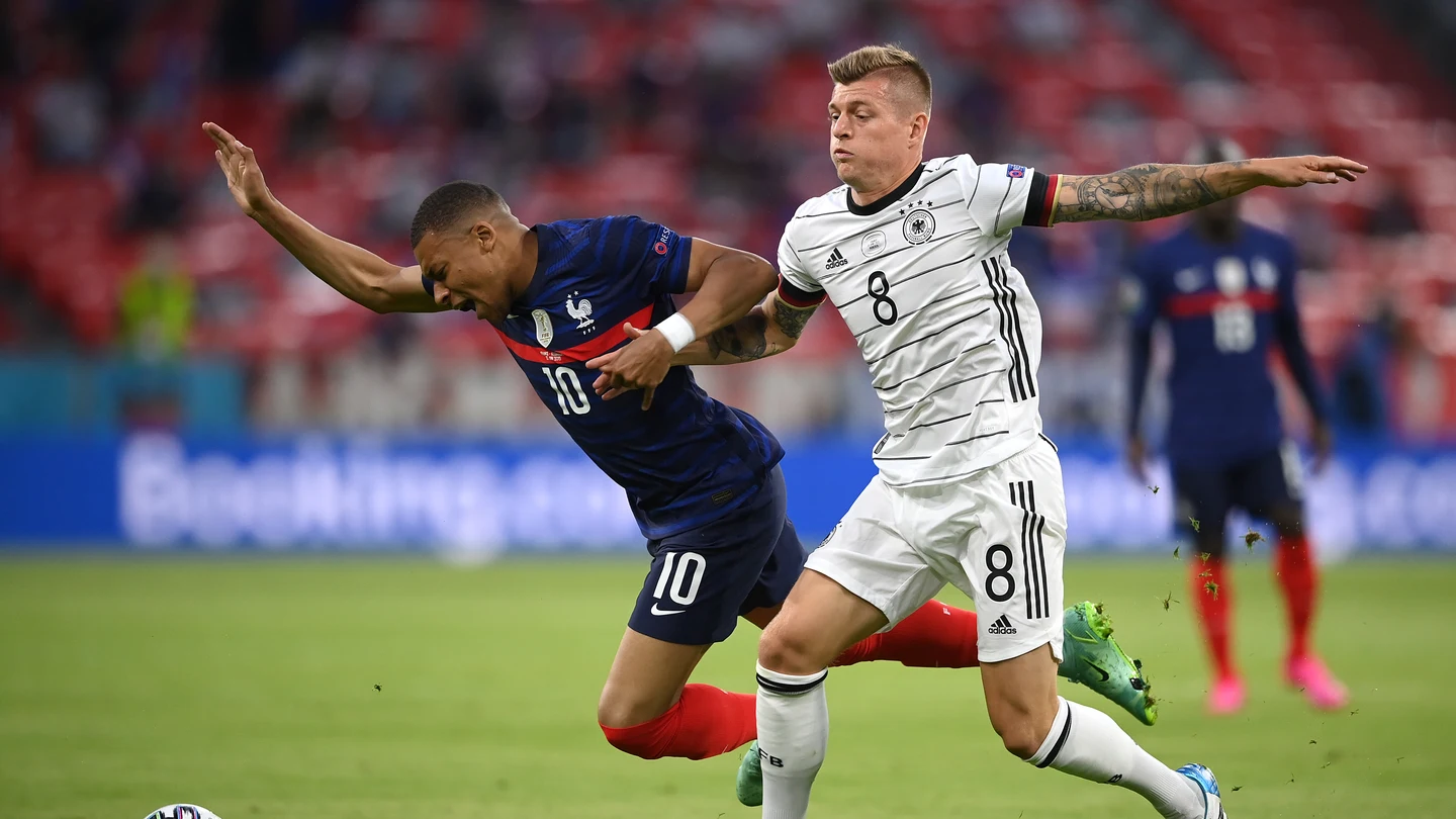 Mbappé y Kroos Mbappé y Kroos