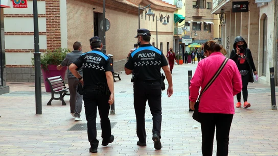 Imagen de archivo de la Policía Local patrullando en Alcobendas, Madrid Imagen de archivo de la Policía Local patrullando en Alcobendas, Madrid