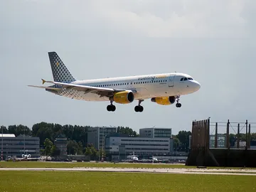 Avión de la aerolínea Vueling Avión de la aerolínea Vueling