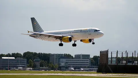 Avión de la aerolínea Vueling Avión de la aerolínea Vueling
