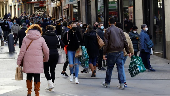 La economía española se disparó un 5% en 2021, el mayor crecimiento en 21 años La economía española se disparó un 5% en 2021, el mayor crecimiento en 21 años