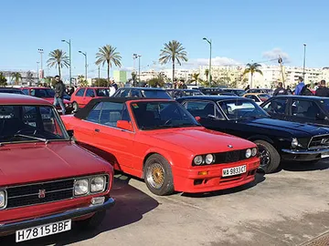 Aparcamientos de clásicos en Retro Málaga Aparcamientos de clásicos en Retro Málaga
