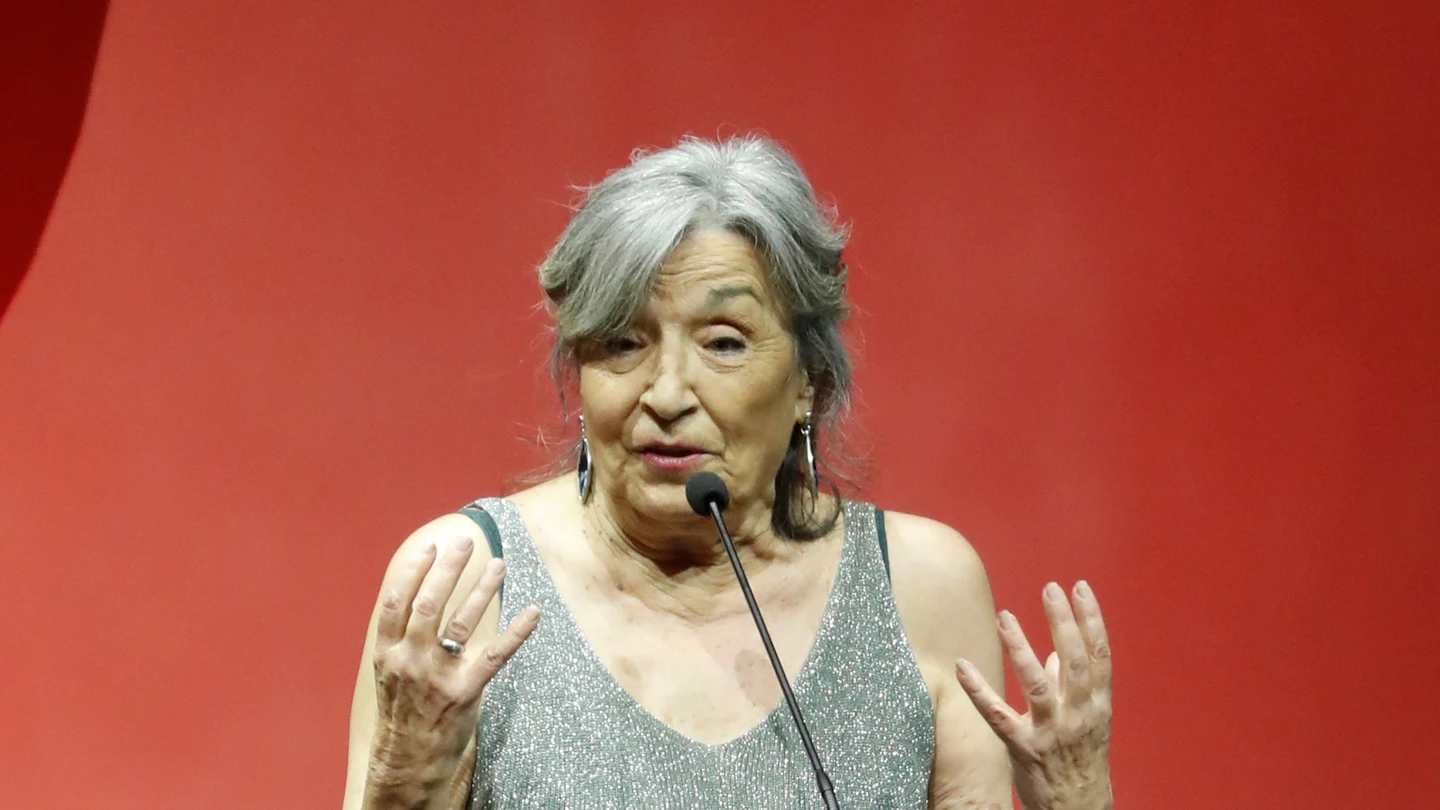 La actriz Petra Martínez tras recibir el premio a "mejor actriz protagonista de película" por su trabajo en "La vida era eso" La actriz Petra Martínez tras recibir el premio a "mejor actriz protagonista de película" por su trabajo en "La vida era eso"