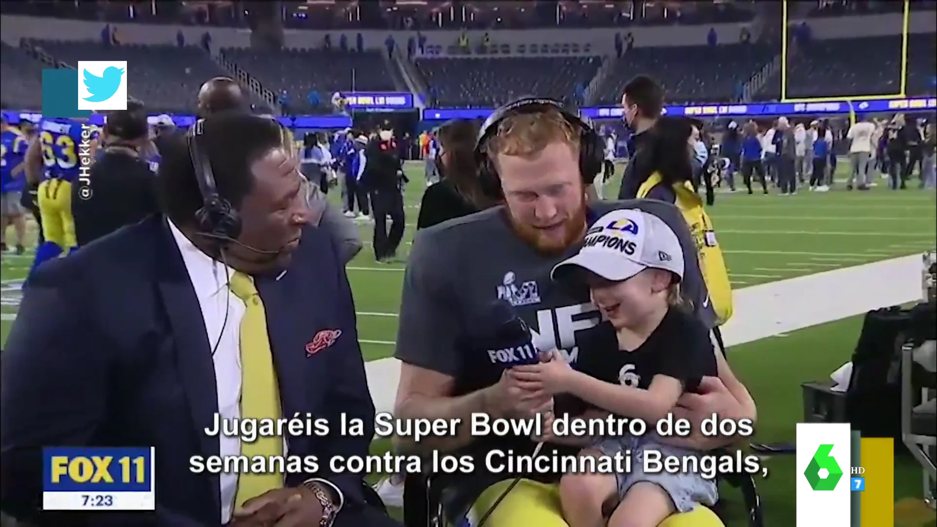 El hijo de un jugador de fútbol la lía en la entrevista de su padre al terminar la semifinal de la Super Bowl