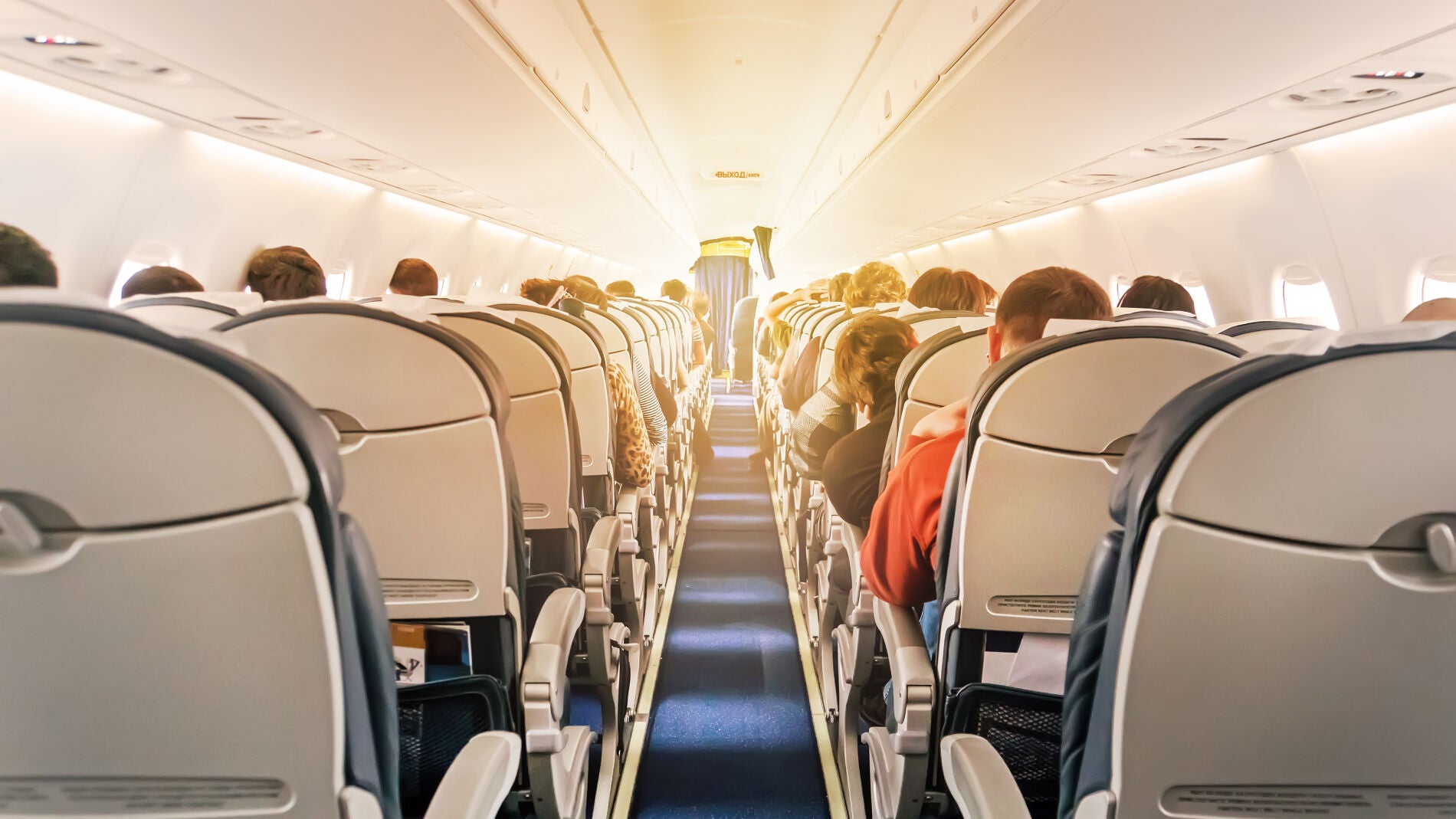 Consejos para viajar con niños en avión - InterMundial