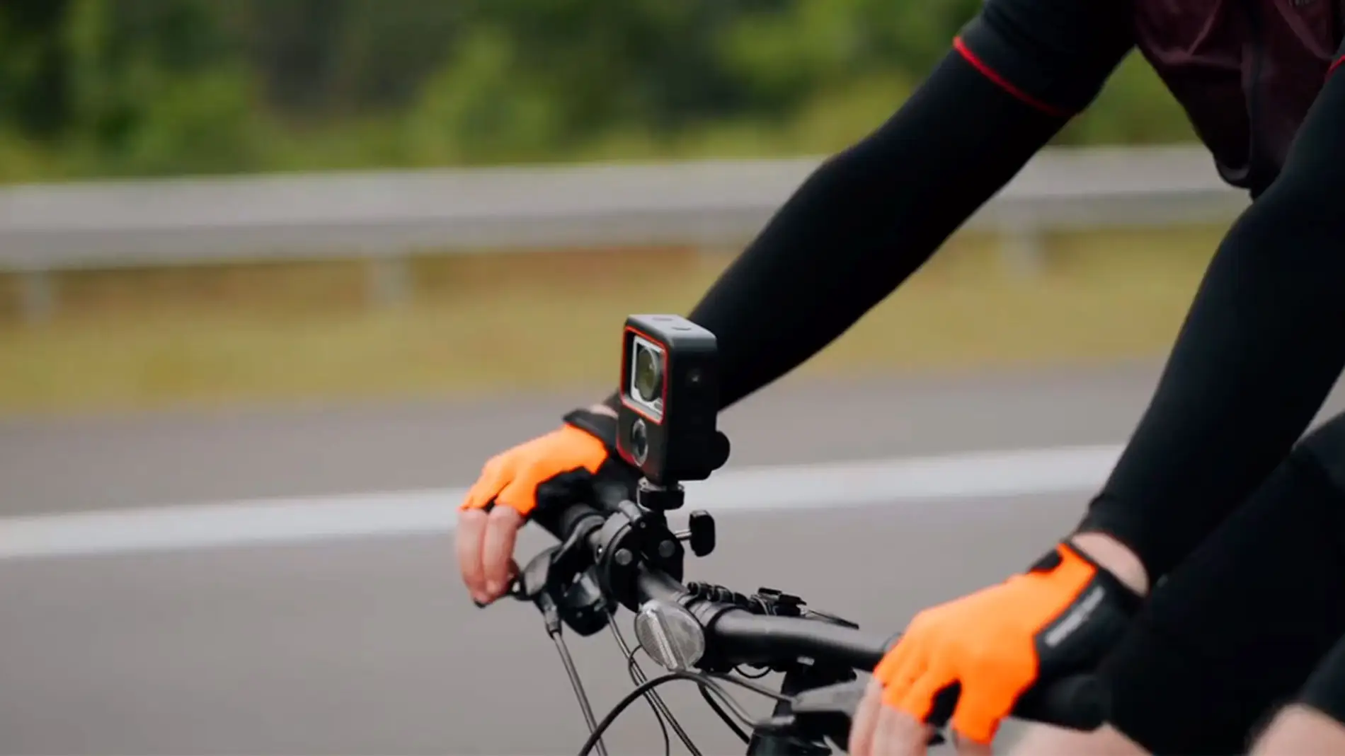 Seeker, la cámara que se convierte en un retrovisor 4K para tu bicicleta